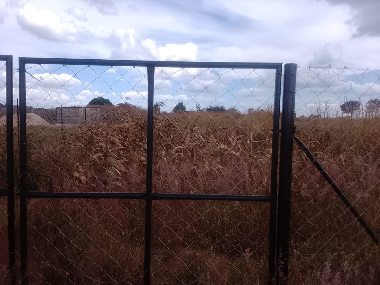 ZIMRE PARK EXTENSION STAND FOR SALE